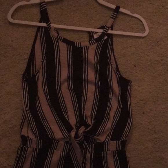 Short romper - Picture 3 of 4